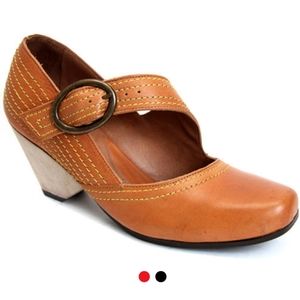 Stylish Tan Women's Shoes with Buckle